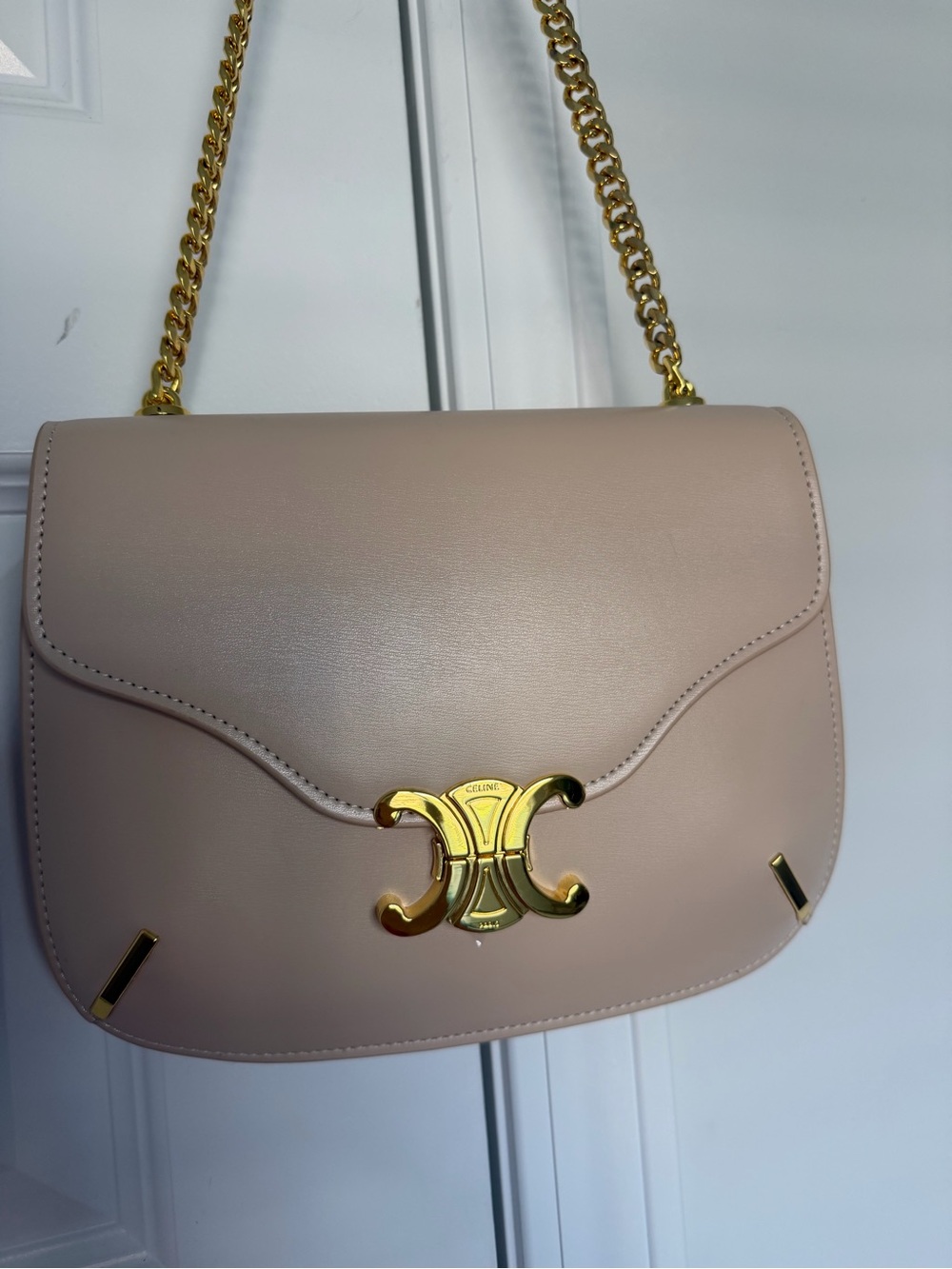 Cream Triomphe Chain Shoulder Bag
